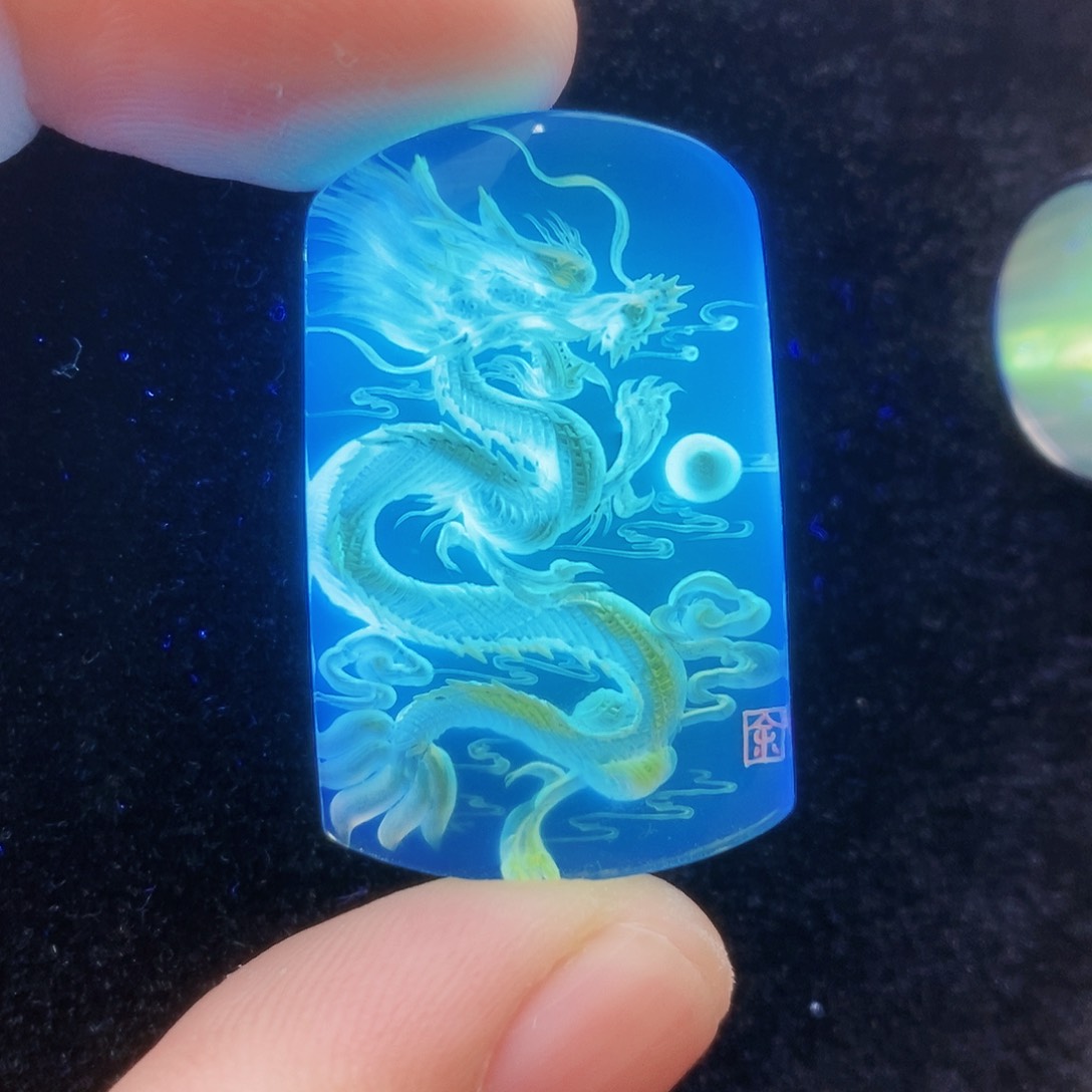 【闪购商品】蓝珀吊坠(不含链)未镶嵌蓝珀阴雕