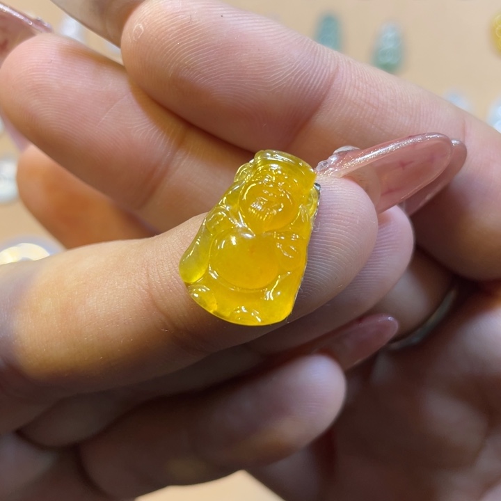 翡翠颈饰未镶嵌财神