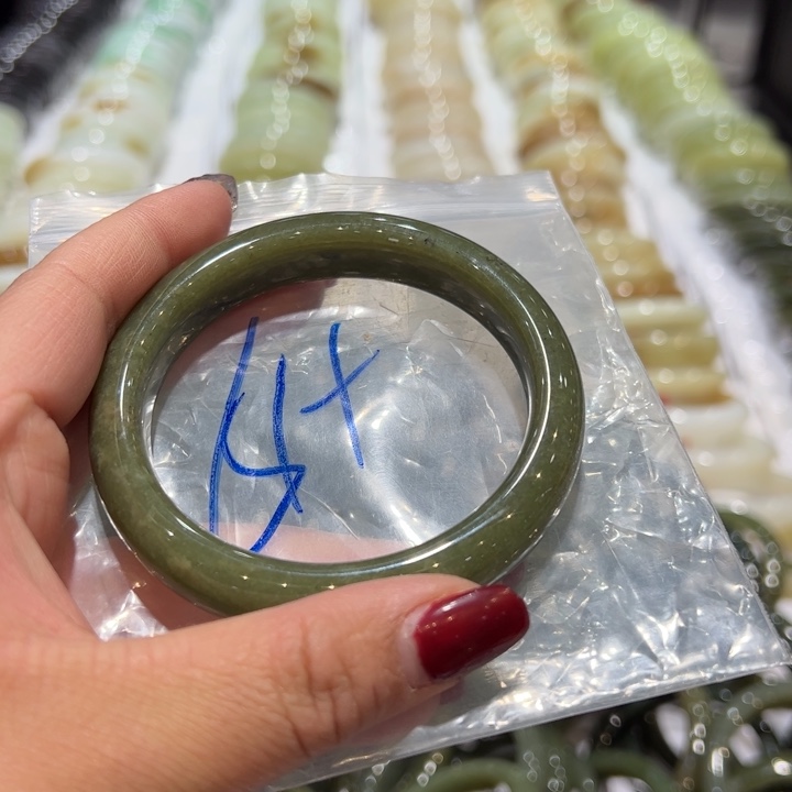 和田玉（糖玉）手镯未镶嵌