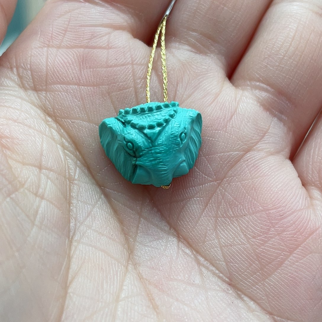 绿松石颈饰未镶嵌