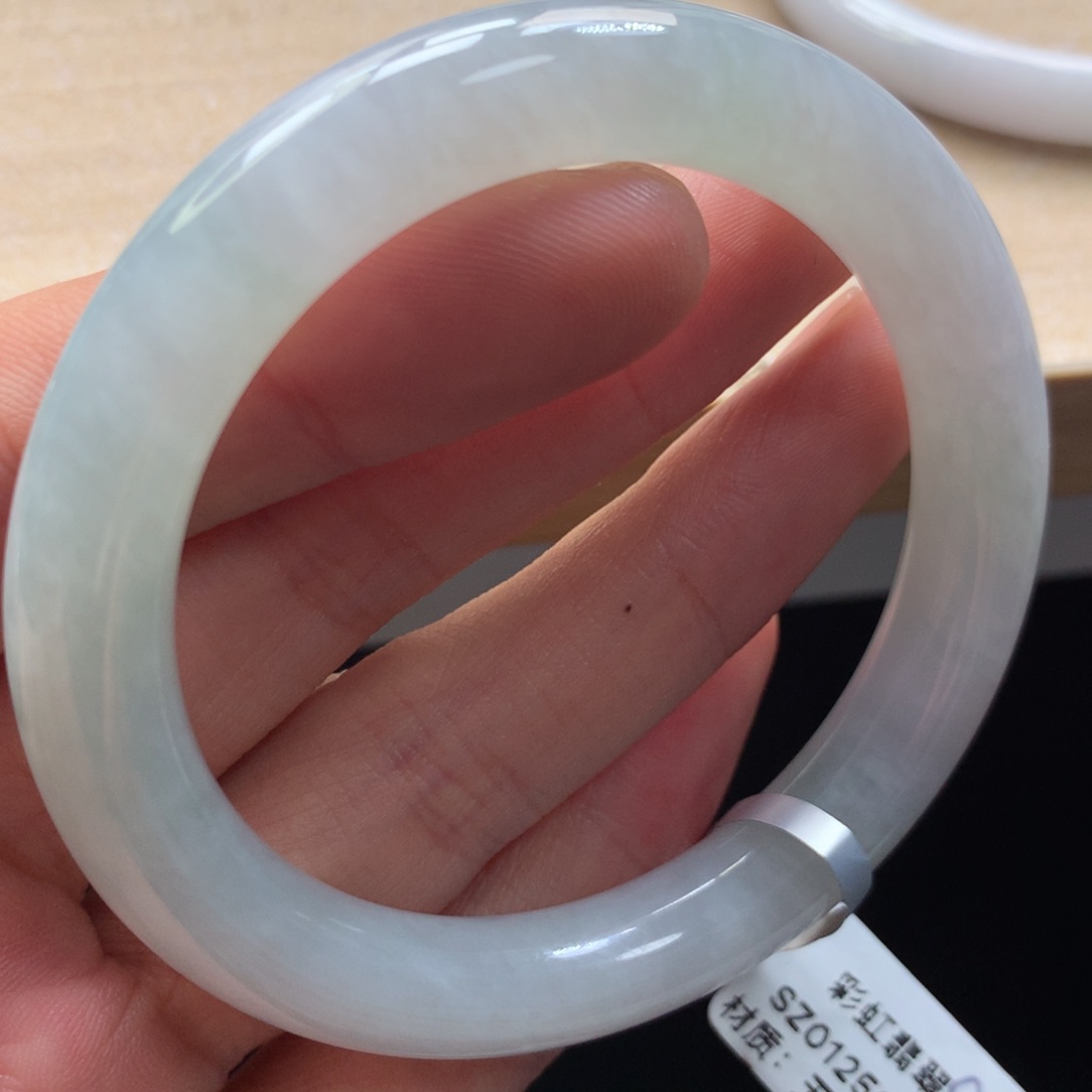 未镶嵌手镯翡翠手镯