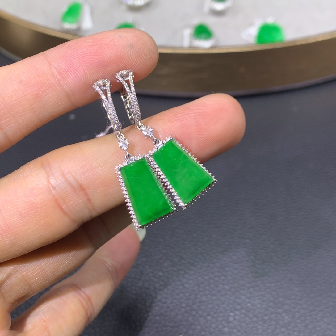 翡翠耳饰18K金镶嵌翡翠