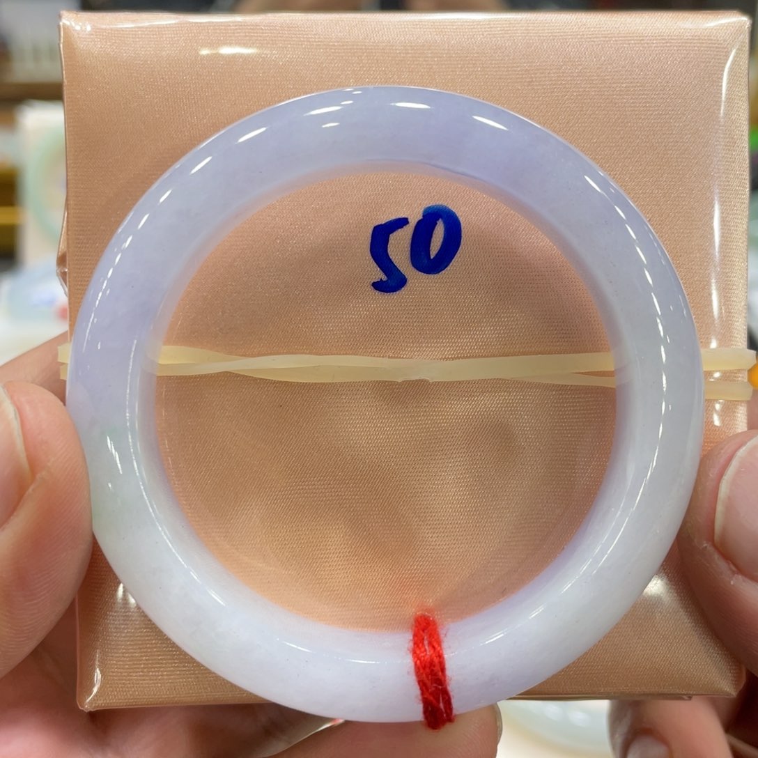 翡翠手镯未镶嵌翡翠