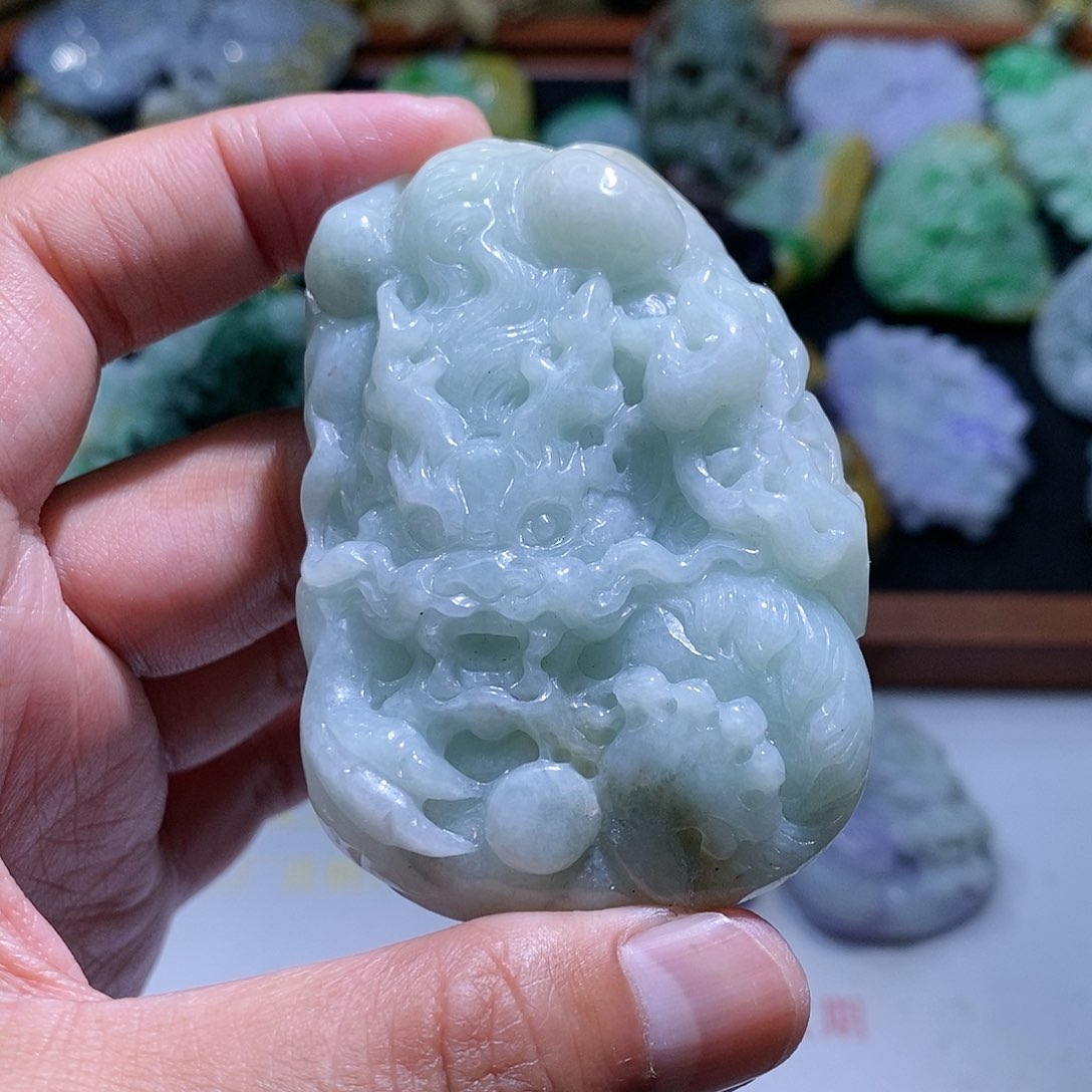 【闪购商品】翡翠颈饰未镶嵌龙牌