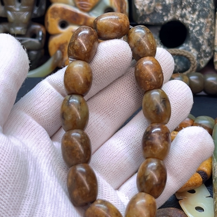 未镶嵌岫岩河磨玉（透闪石质玉）车挂灰*