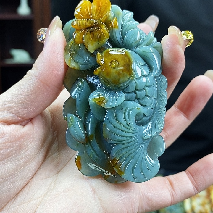 蛇纹石玉吊坠未镶嵌