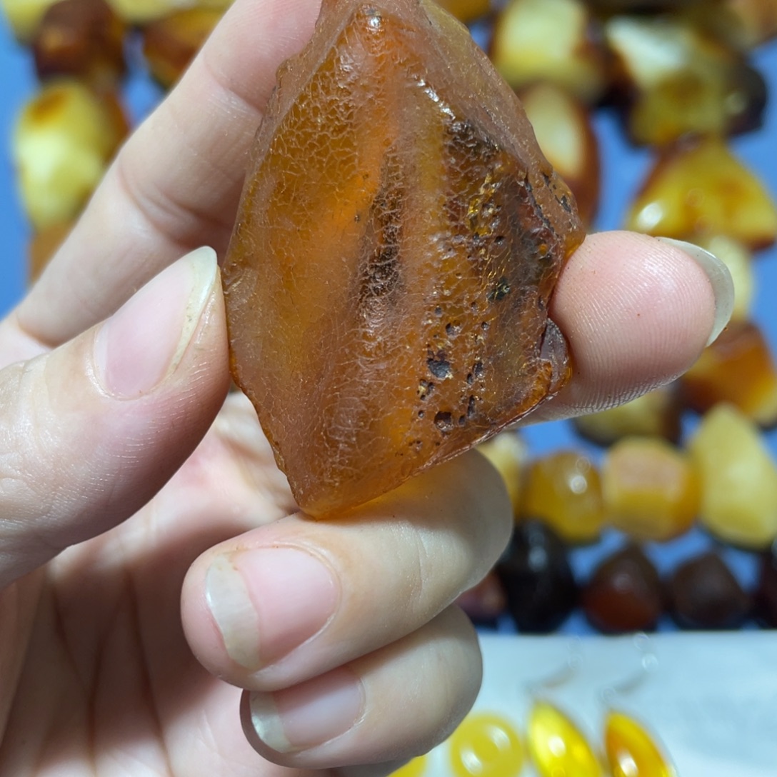 懂***言定制蜜蜡未镶嵌随形