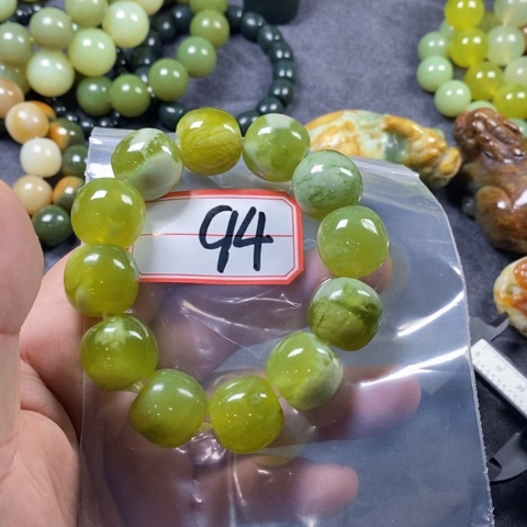 未镶嵌蛇纹石玉手链