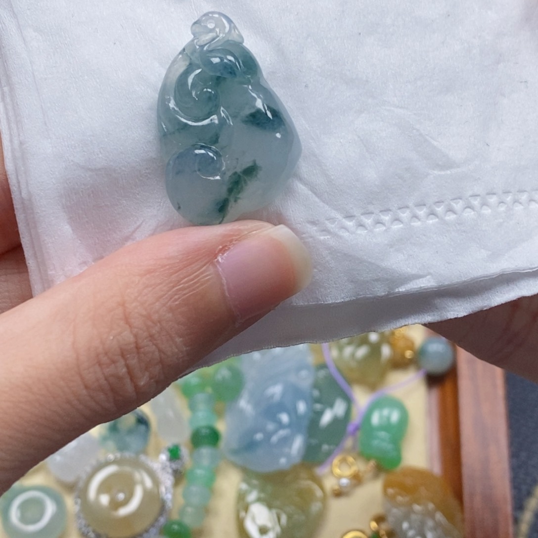 翡翠未镶嵌颈饰壳*子闪