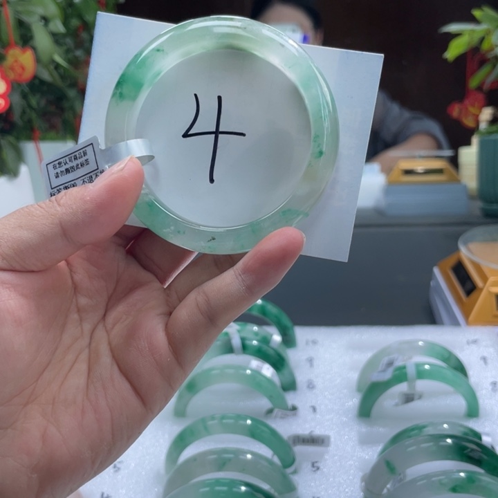 石英质玉手镯未镶嵌