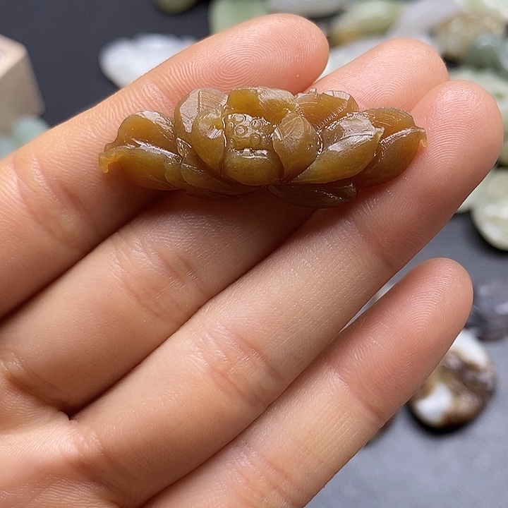 颈饰未镶嵌和田玉秋**阳