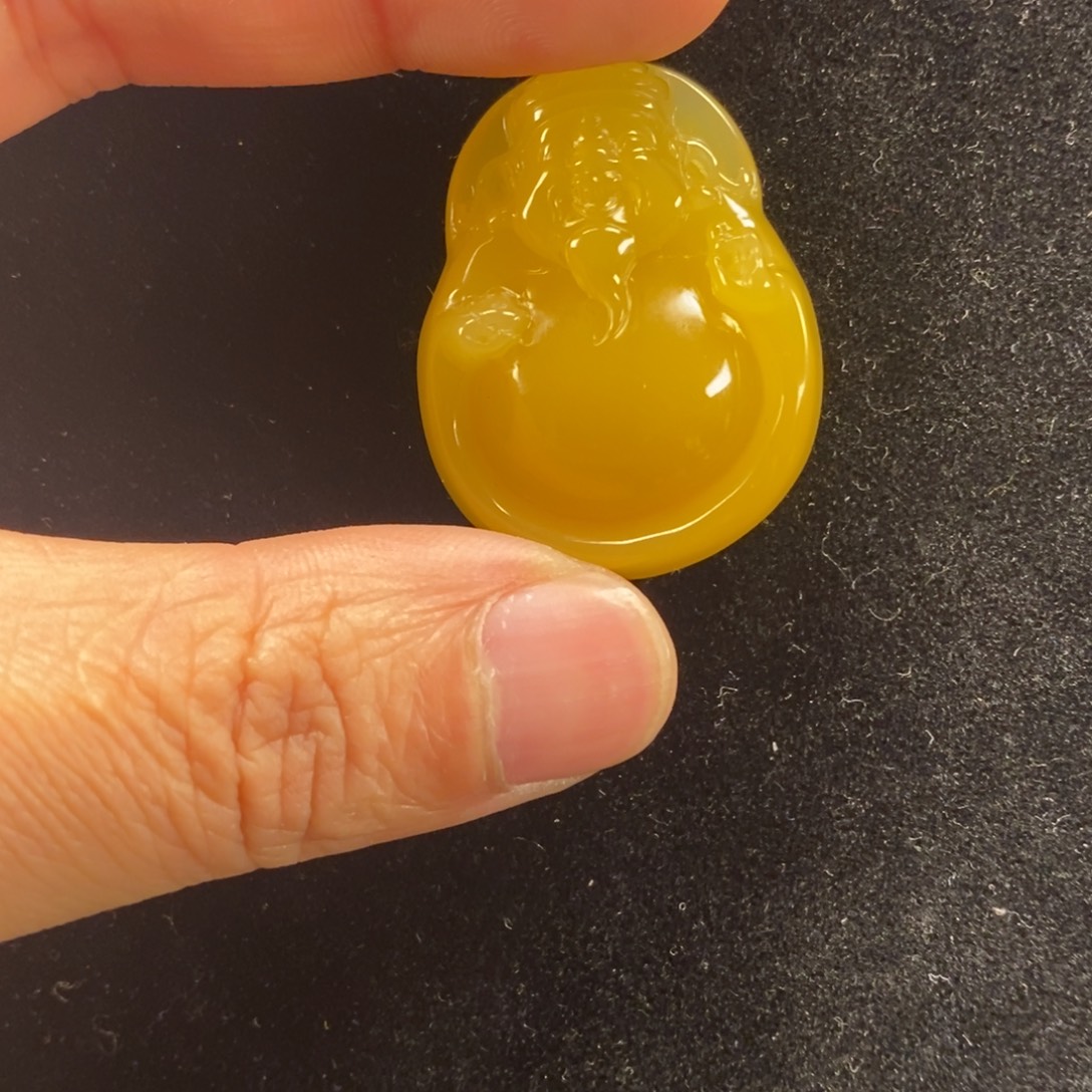 ****洁石英质玉未镶嵌颈饰