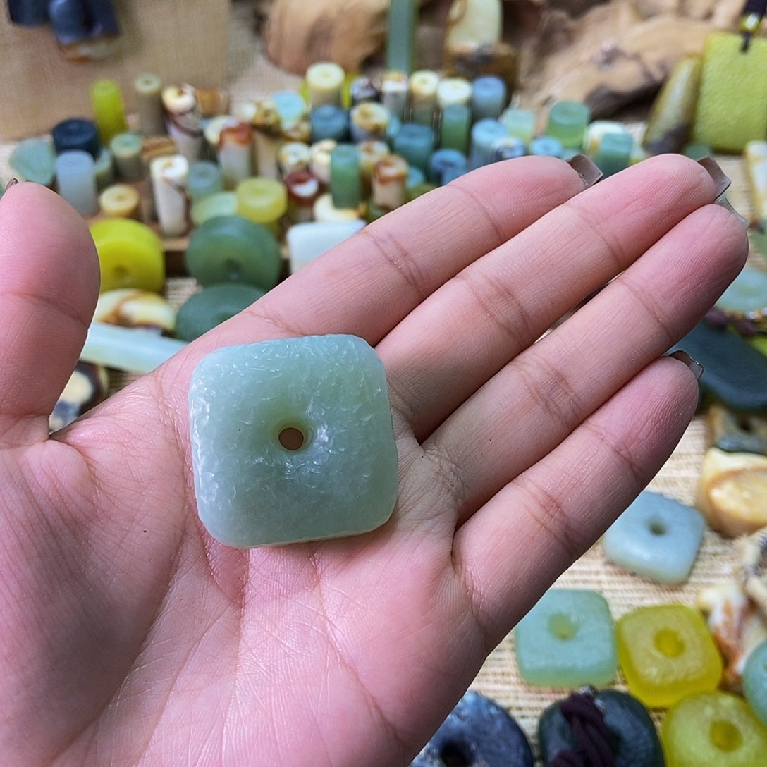 未镶嵌岫玉挂件菲**鸟