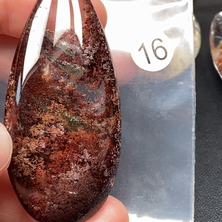 小***荣颈饰水晶未镶嵌天然