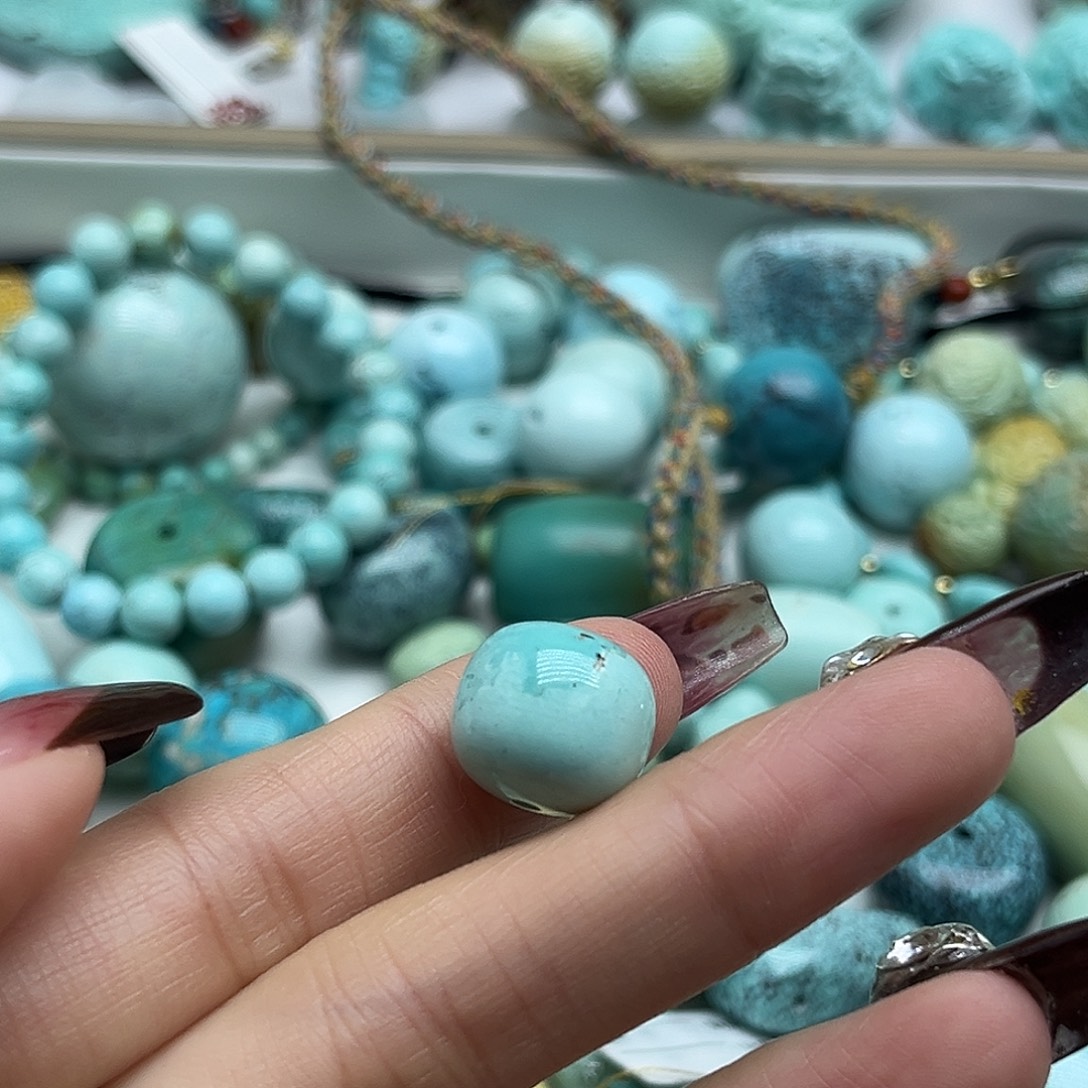 绿松石未镶嵌珠宝奇石