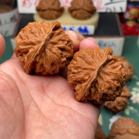 【闪购商品】文玩核桃吊坠42全品苹果园