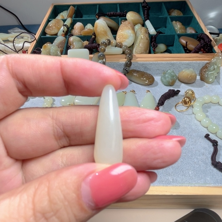 未镶嵌和田玉（糖玉）珠宝半成品