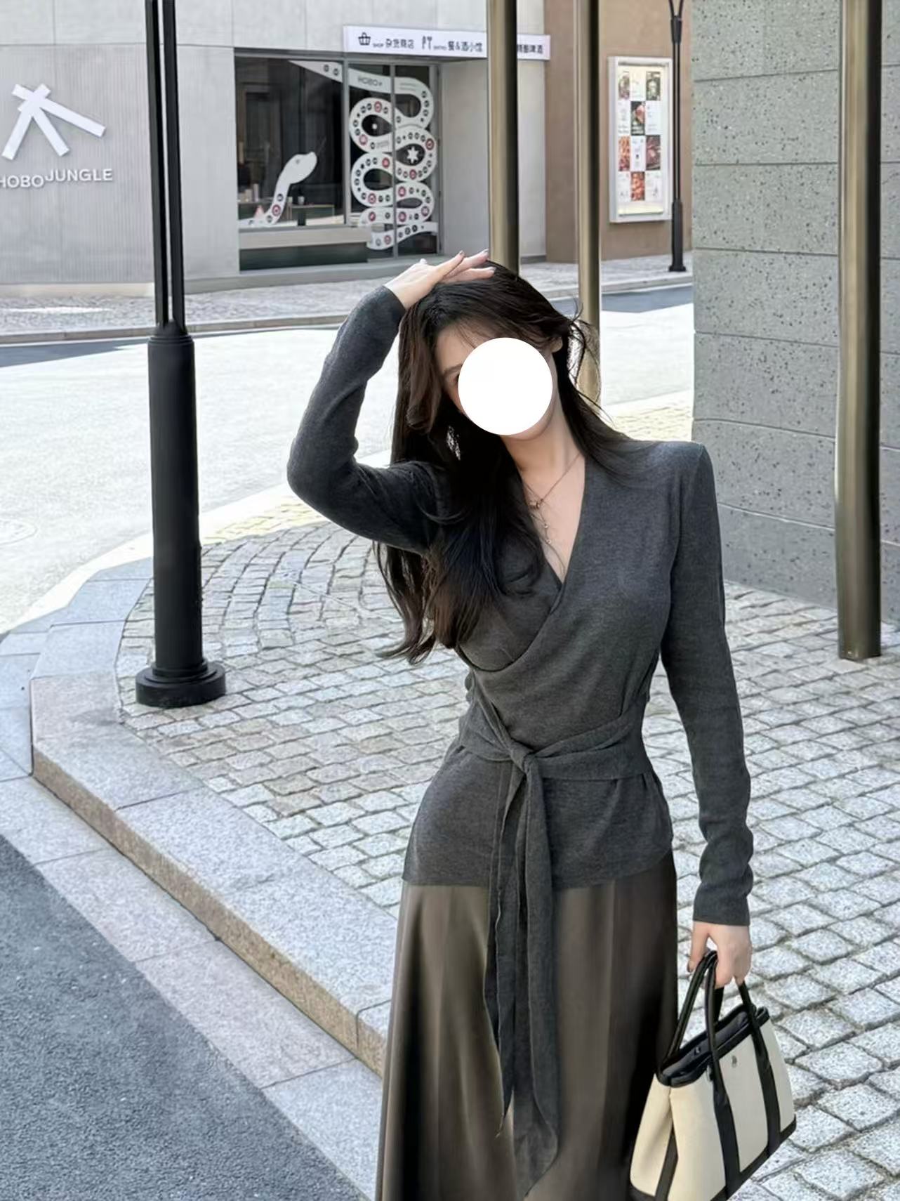 2025冬季气质优雅V领羊毛慵懒显瘦上衣秋宽松长袖T恤秋冬AM2083