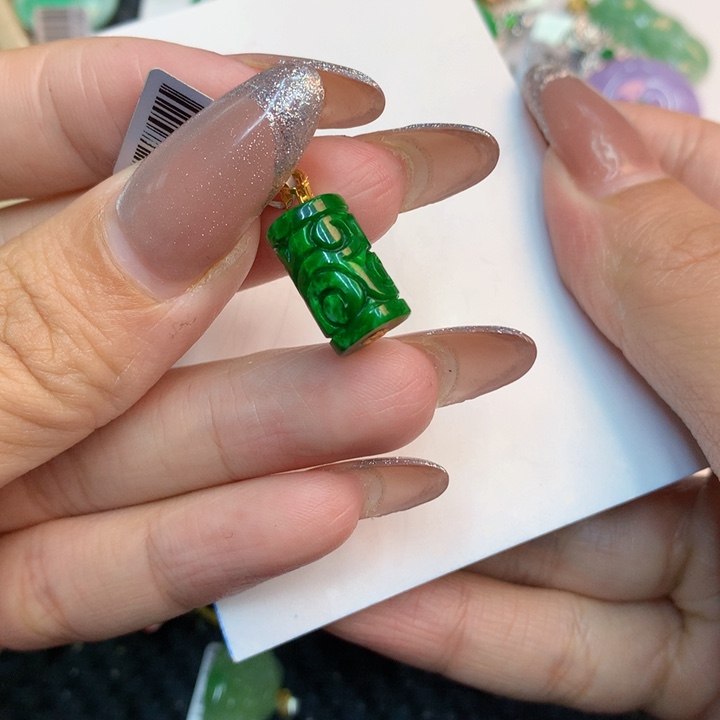 颈饰18K金镶嵌翡翠天然翡翠