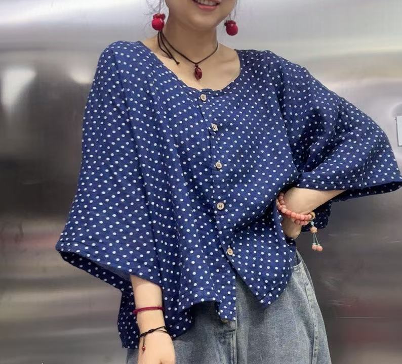 点点圆领开扣上衣0880261