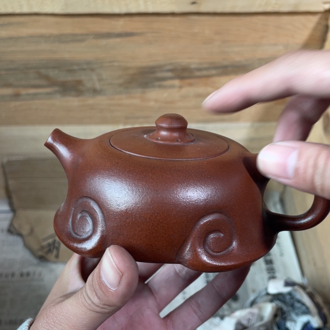 紫砂茶壶老厂紫砂壶一件。