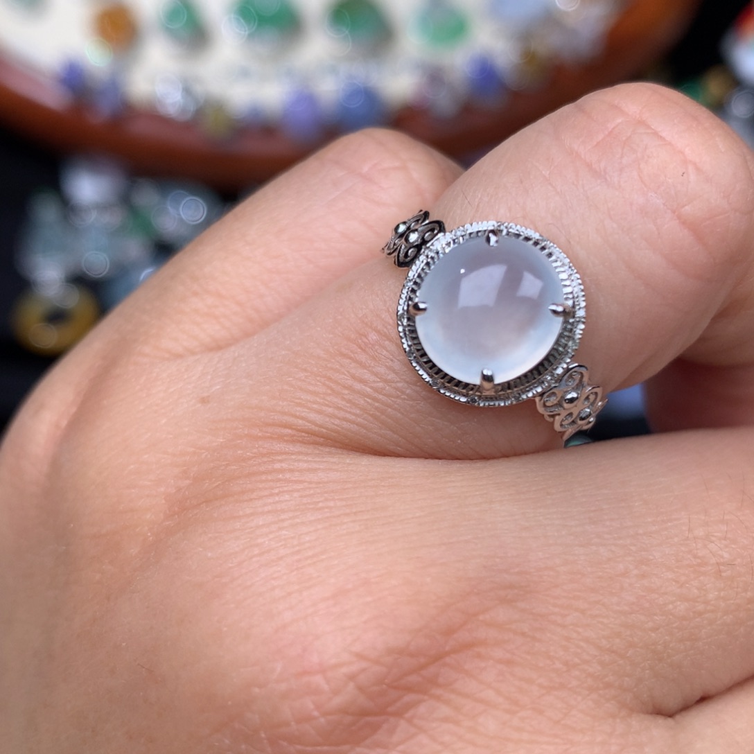 翡翠戒指18K金镶嵌蛋面戒指