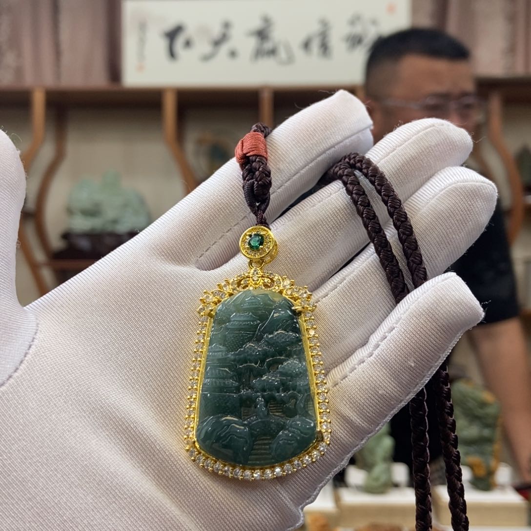 翡翠未镶嵌颈饰吊坠