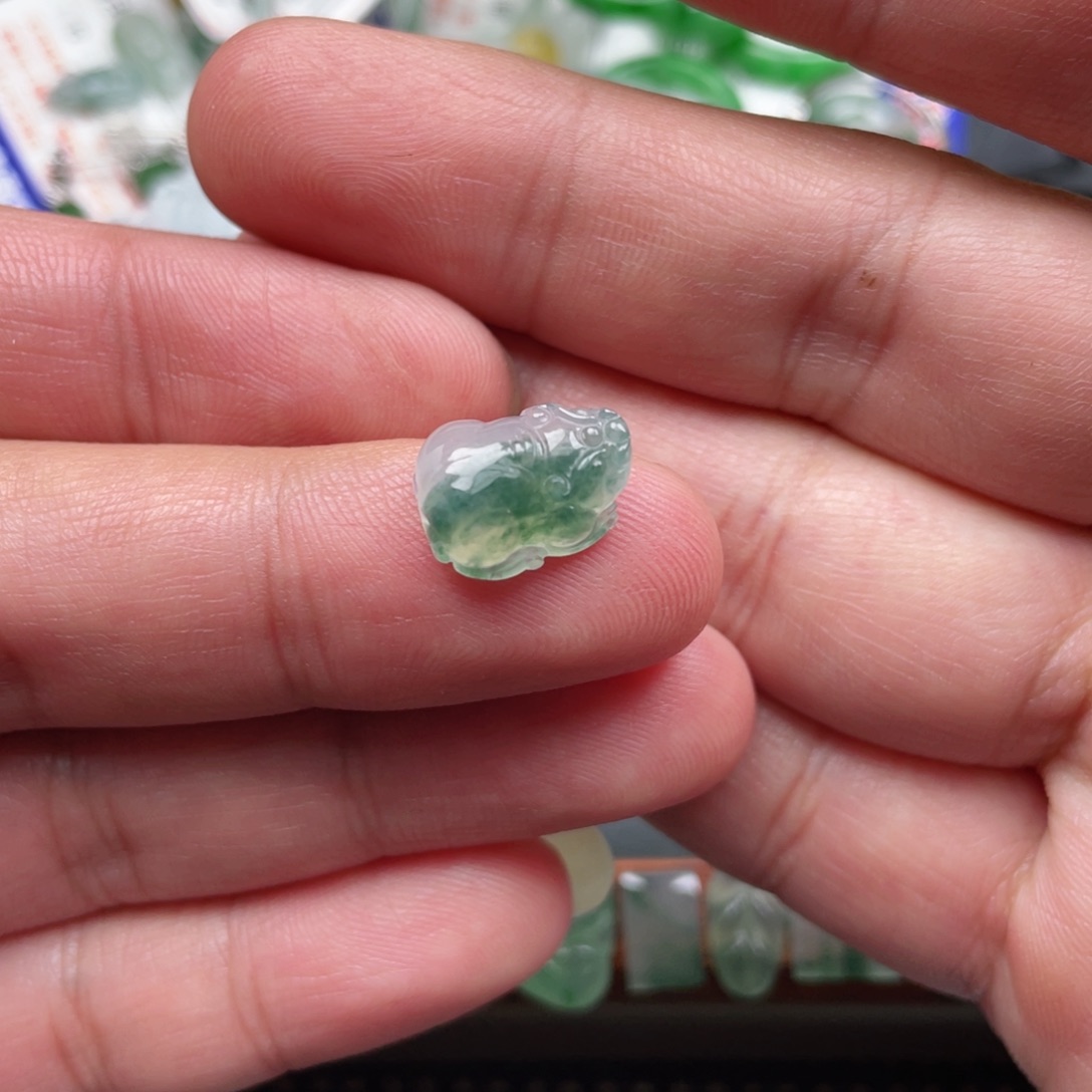 翡翠颈饰未镶嵌眉****1缅甸翡翠