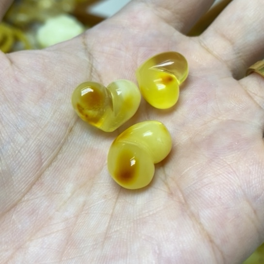 蜜蜡未镶嵌裸石多样性发货其一