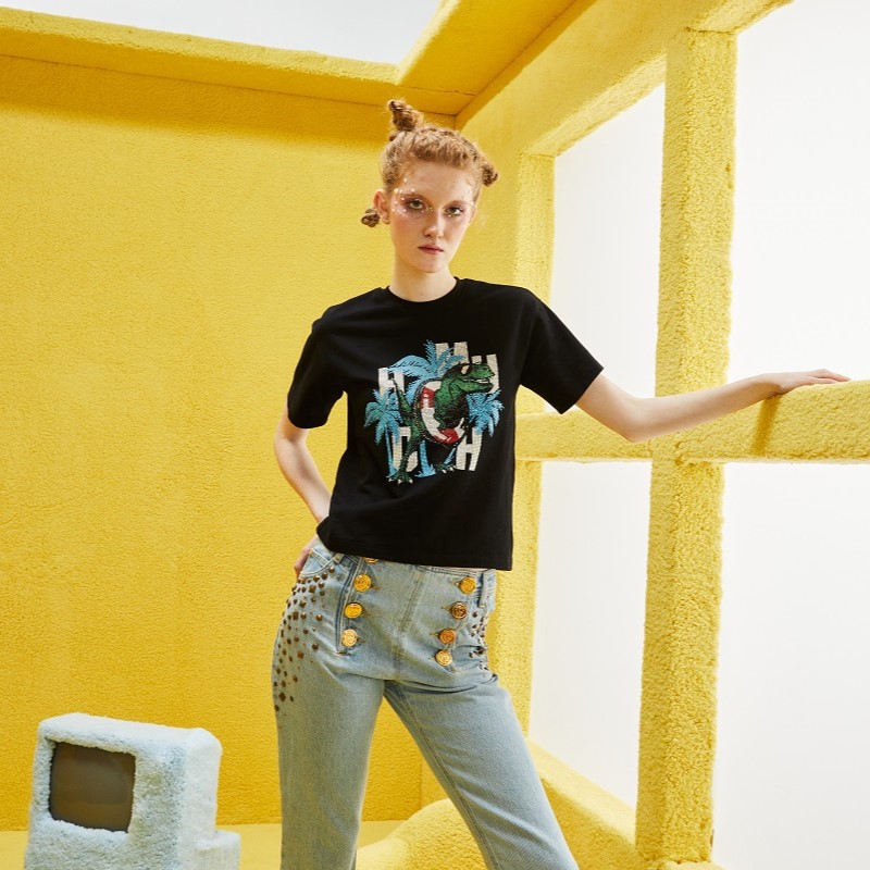 TCH服饰店播-潮牌烫钻恐龙字母时尚百搭款黑色短袖T恤T69A106126