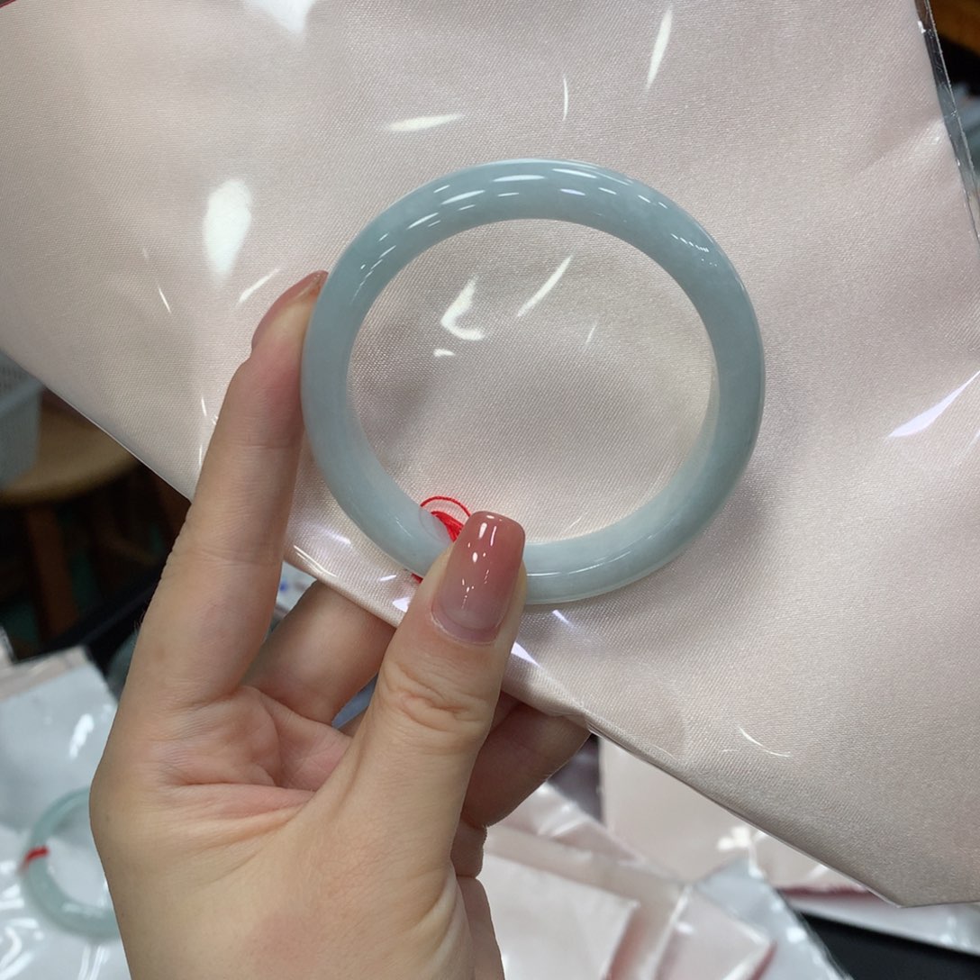 翡翠手镯未镶嵌零**天买断