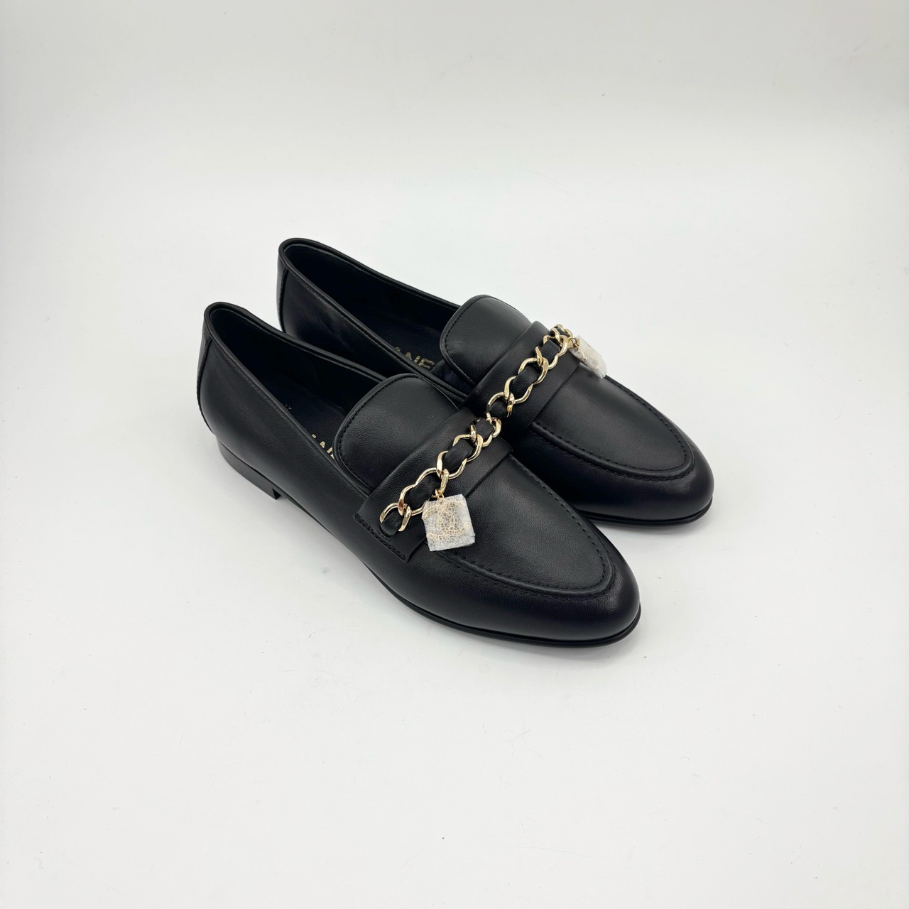 全新未使用 Chanel/香奈儿 37.5码/黑色皮串链乐福鞋/pp426424