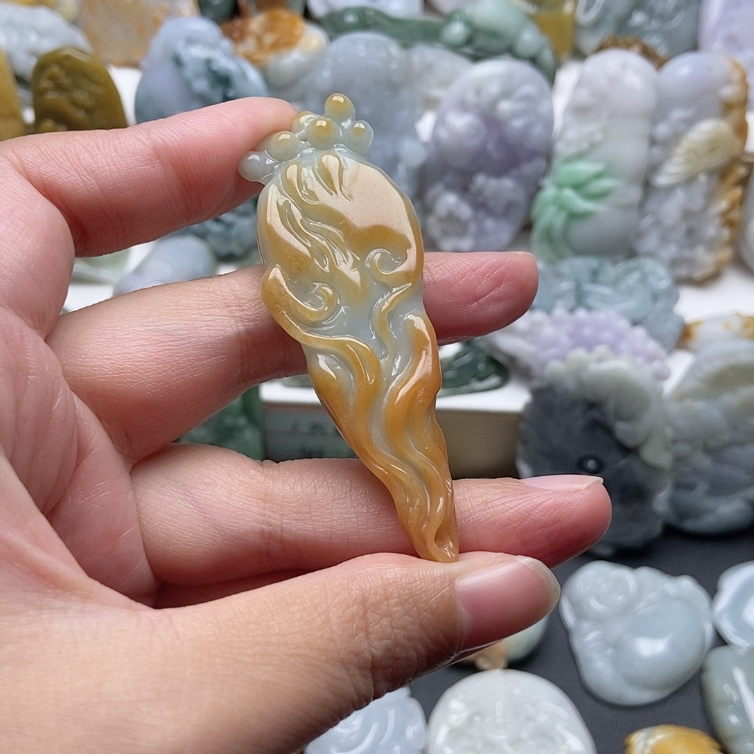 翡翠未镶嵌颈饰翡翠