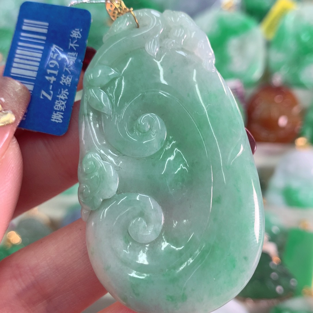 翡翠吊坠(不含链)18K金镶嵌