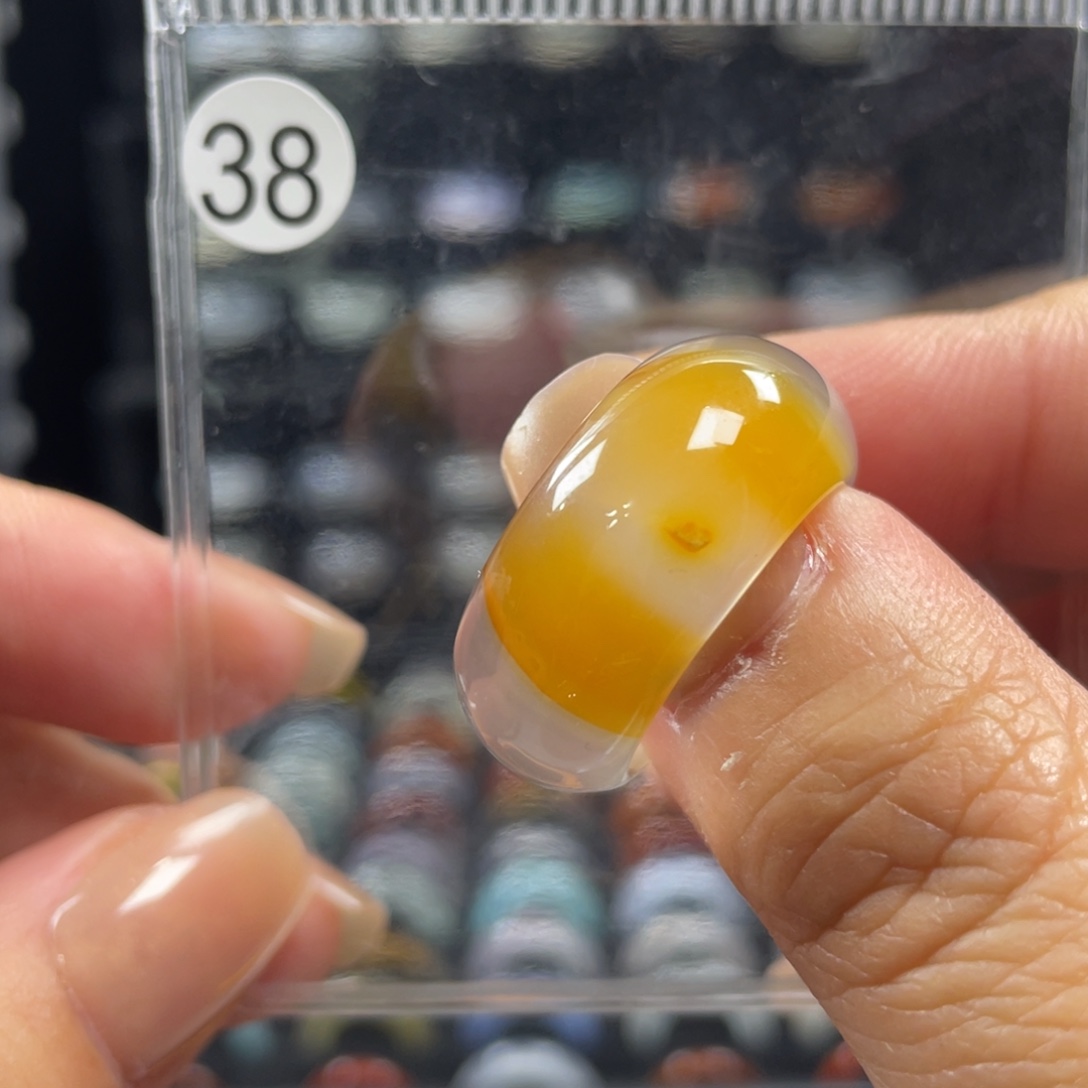 玛瑙/玉髓未镶嵌戒指38号港码18直径18.2（非质量问题.不退不换）