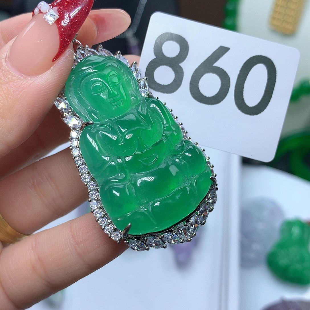 翡翠吊坠(赠链)未镶嵌