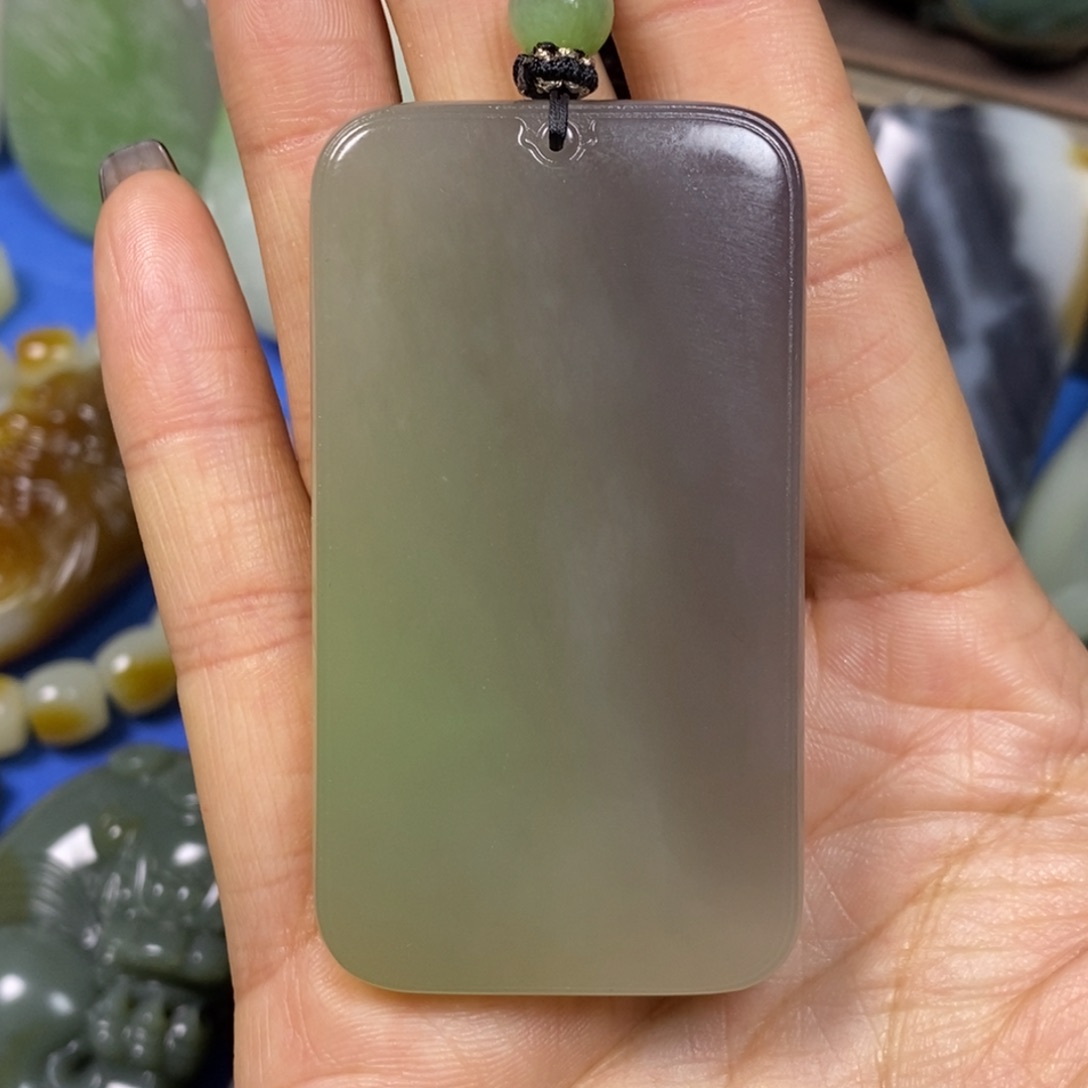 和田玉挂件未镶嵌为**乱