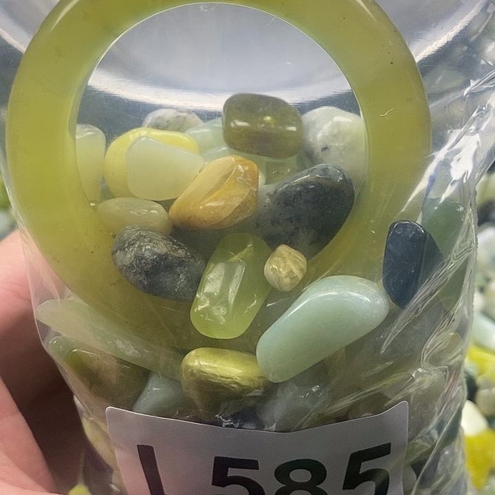 岫玉鱼缸石未镶嵌