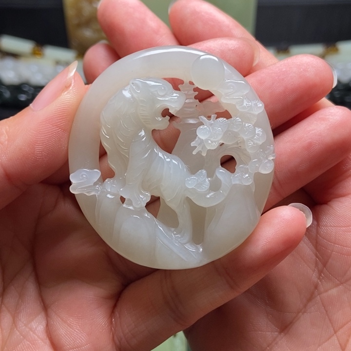 颈饰未镶嵌和田玉