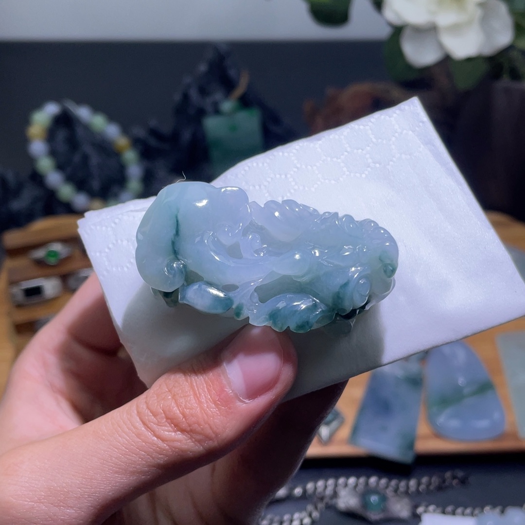 定制翡翠未镶嵌吊坠