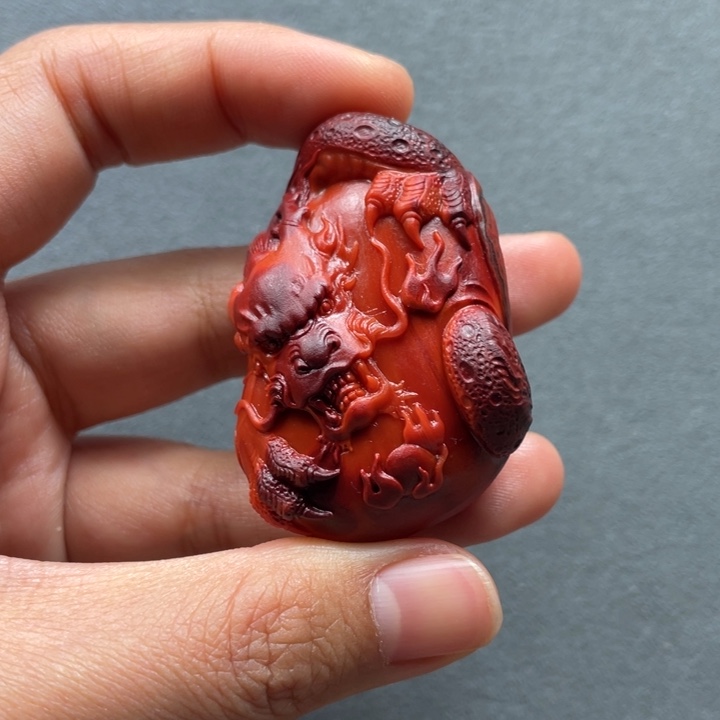 南红玛瑙配饰未镶嵌龙