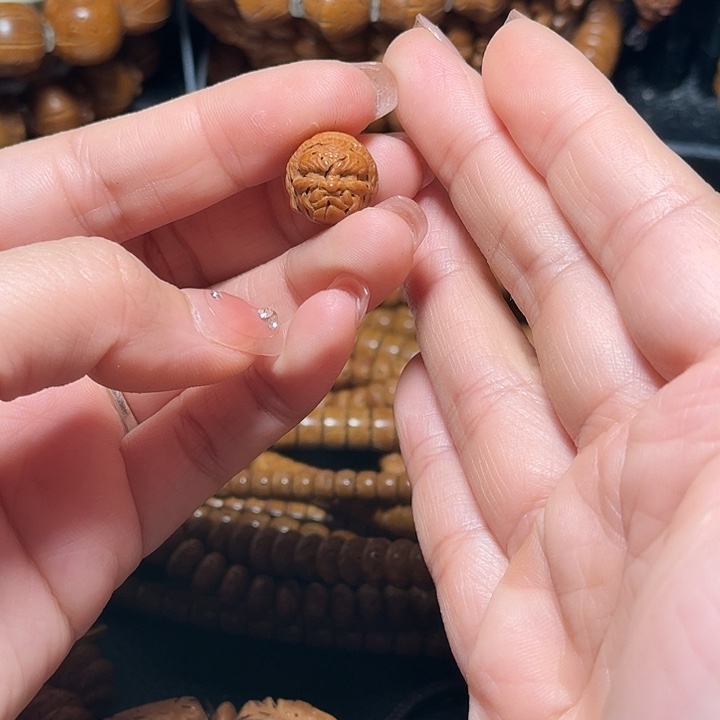 桃核手串一念之间