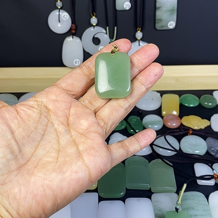 C***M石英质玉（金丝玉）合金颈饰