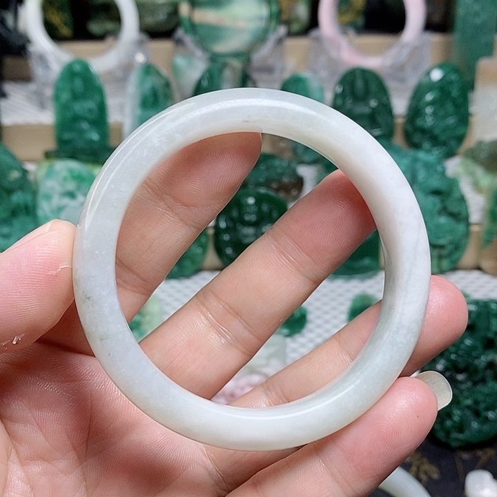 未镶嵌独山玉手镯