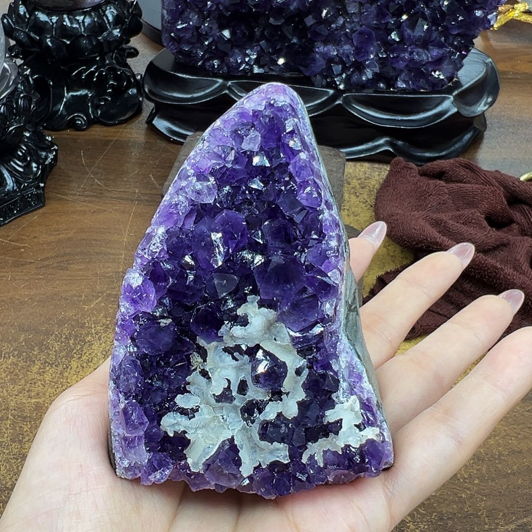 紫晶摆件未镶嵌天然水晶摆件未镶嵌