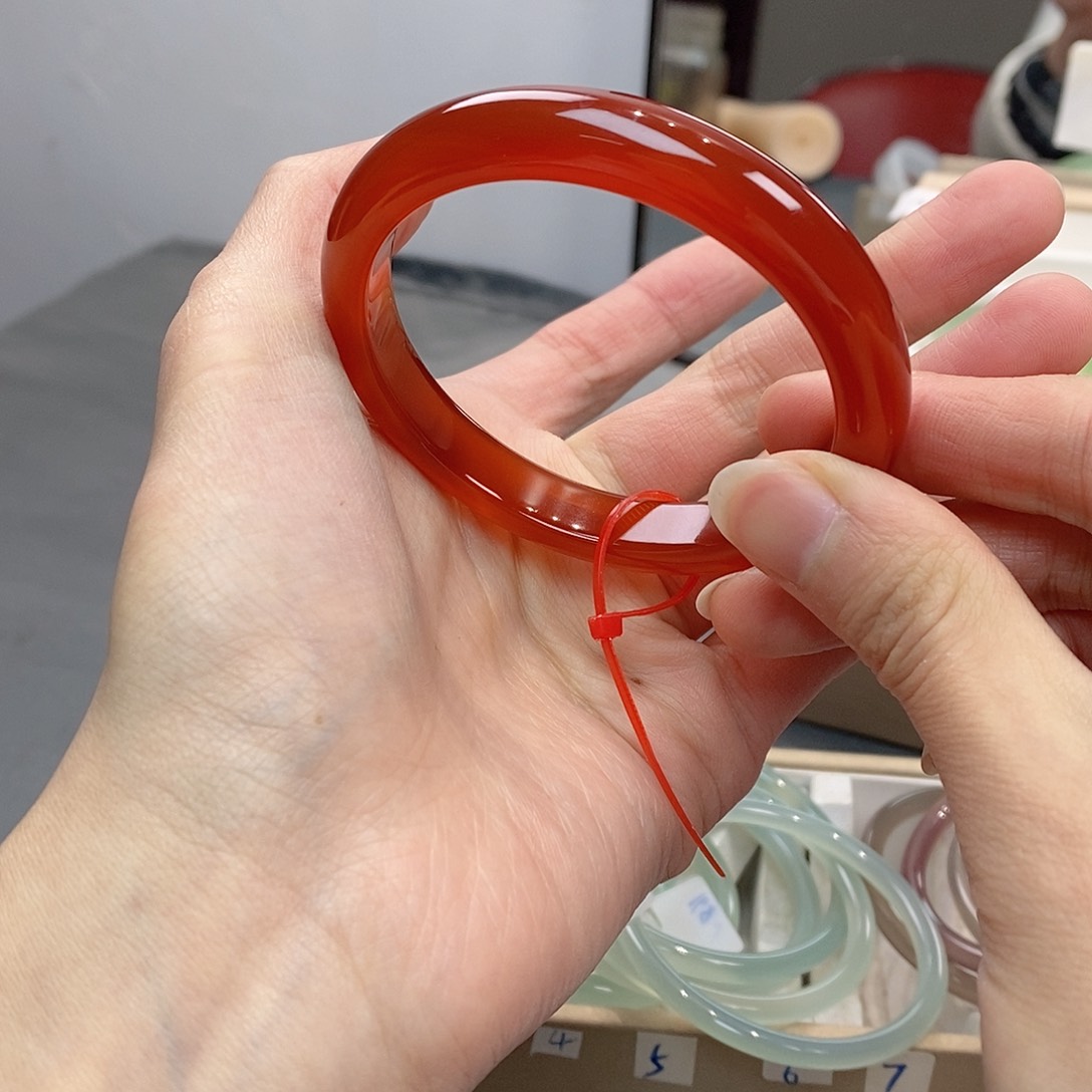 玛瑙/玉髓手镯未镶嵌林*