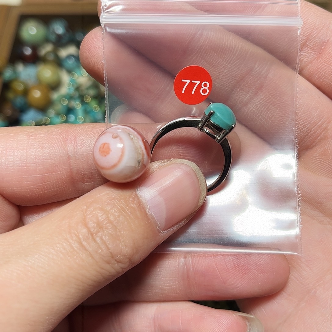 南红玛瑙未镶嵌珠宝奇石