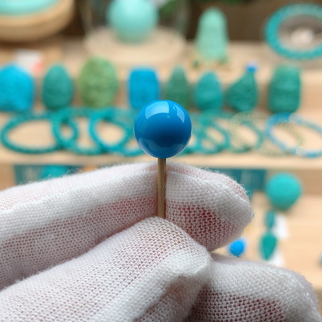 绿松石未镶嵌颈饰