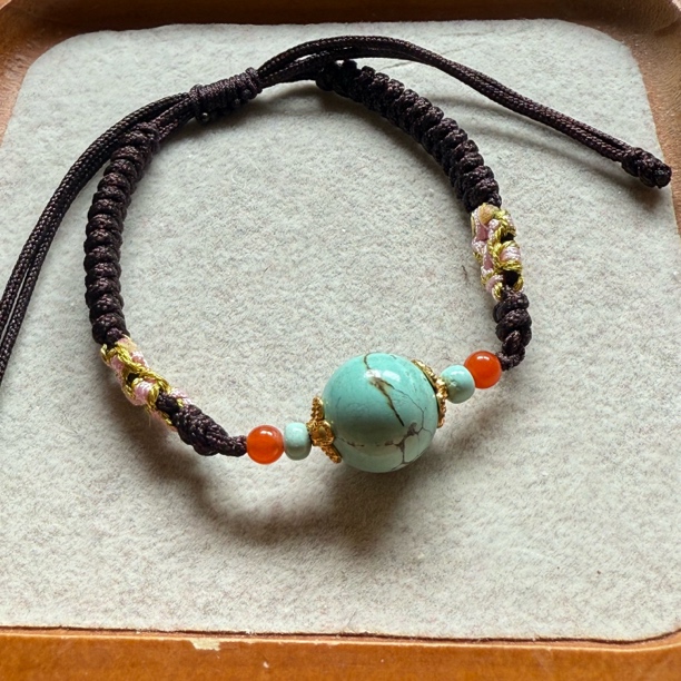 湖北十堰原矿无优化高瓷绿松石特色圆珠手绳13mm搭配设计时尚