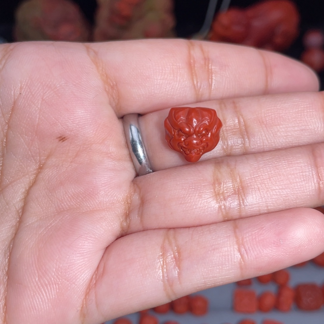 未镶嵌兽面背云13mm南红玛瑙